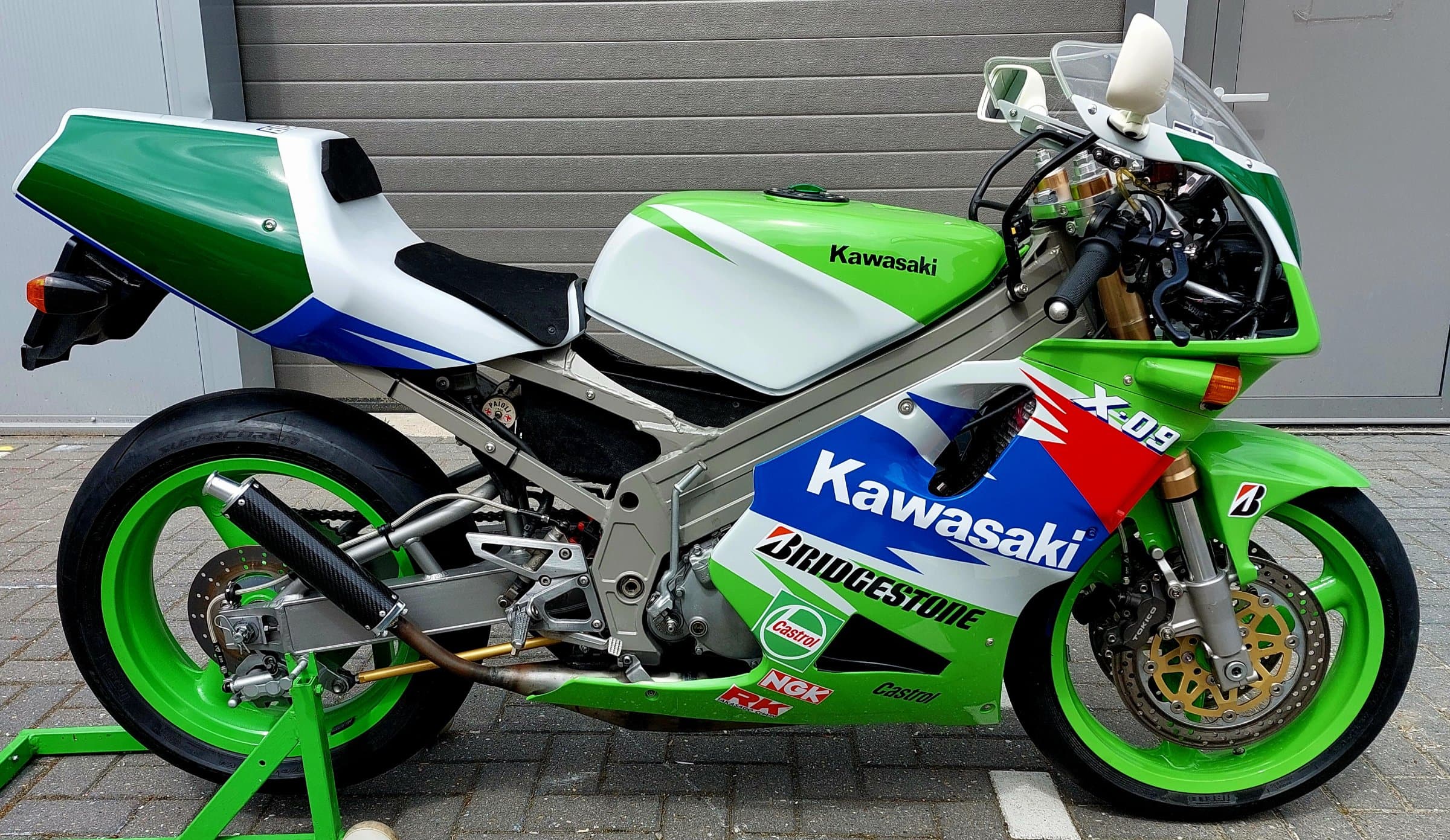 Kawasaki X-09 TRIBUTE with Yamaha TZ 250 Cylinders